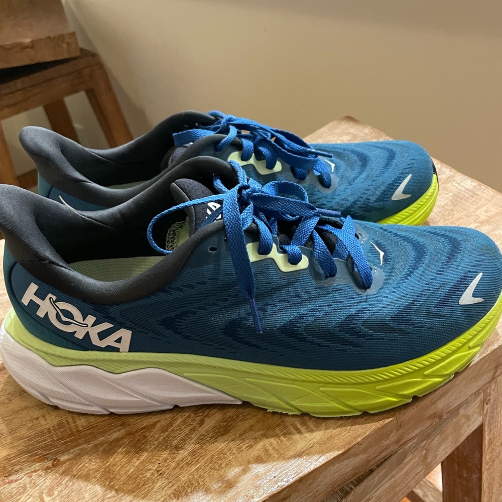 HOKA - Arahi 6 - Picture 2 of 12